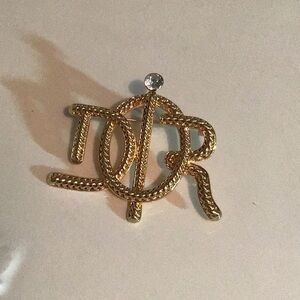 Gorgeous statement Brooch.